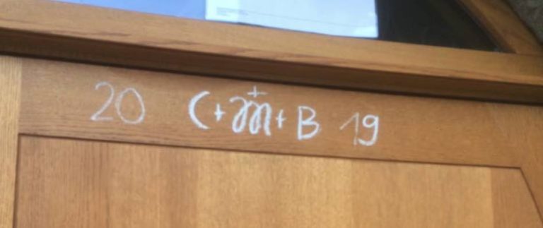В рождественские праздники в Австрии, привлекли внимание странные магические фо…